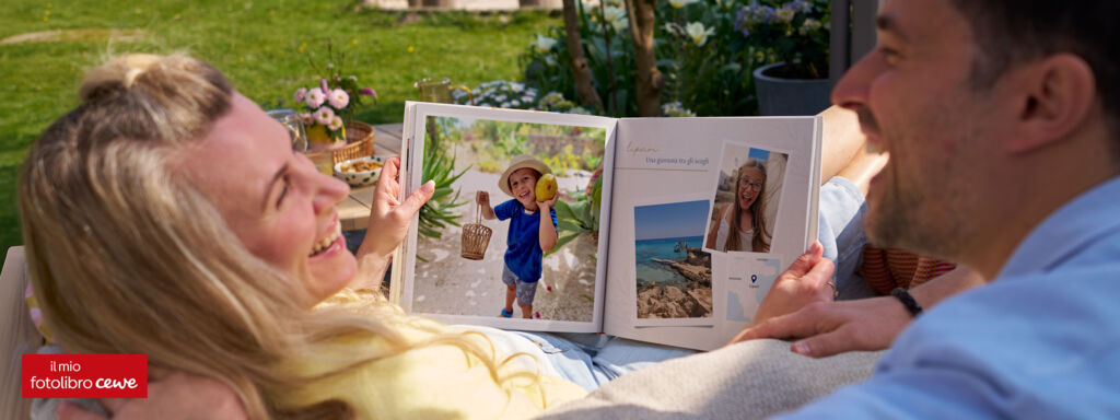 Un FOTOLIBRO CEWE con le pagine aperte