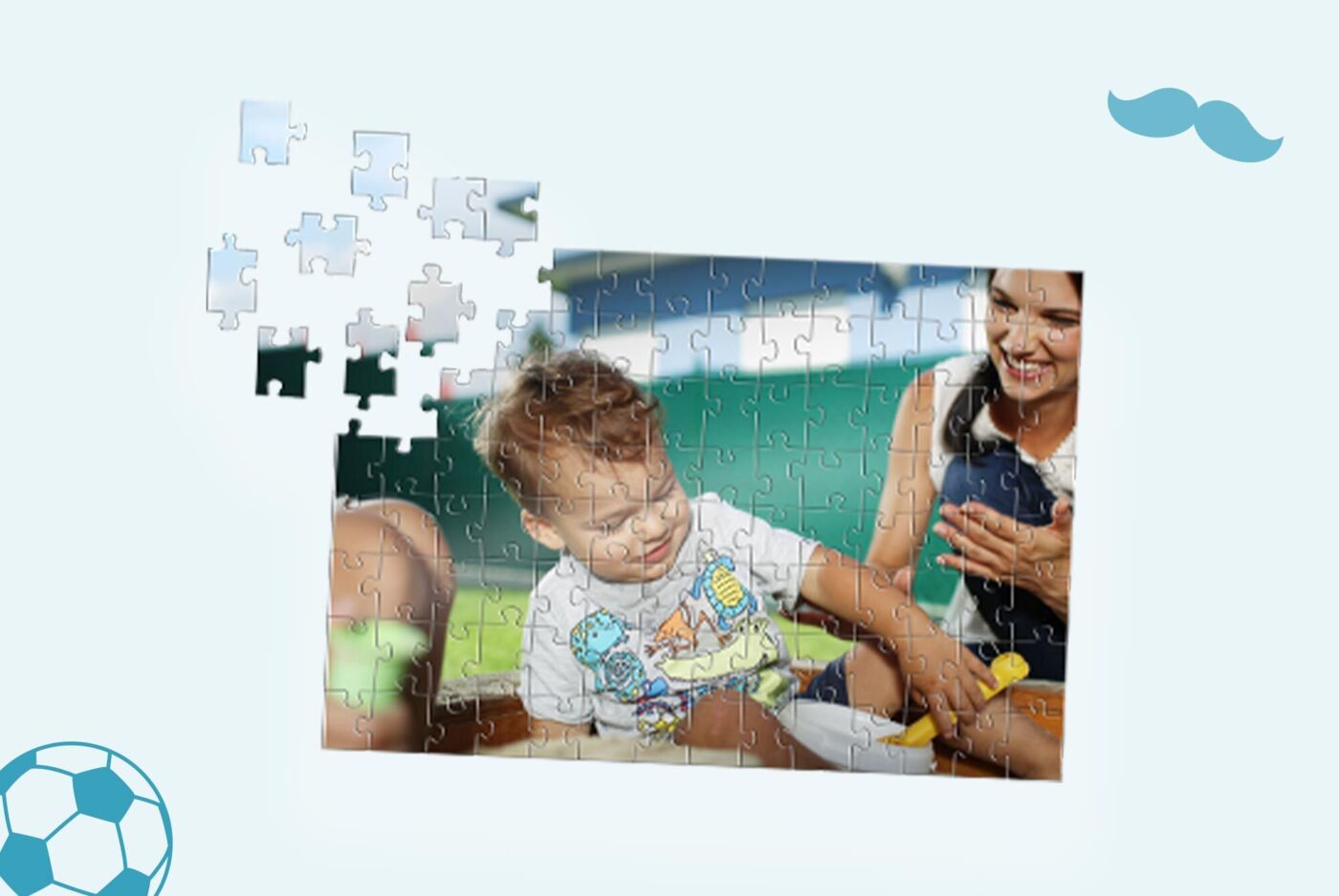Puzzle con bambini piccoli che giocano e si divertono.
